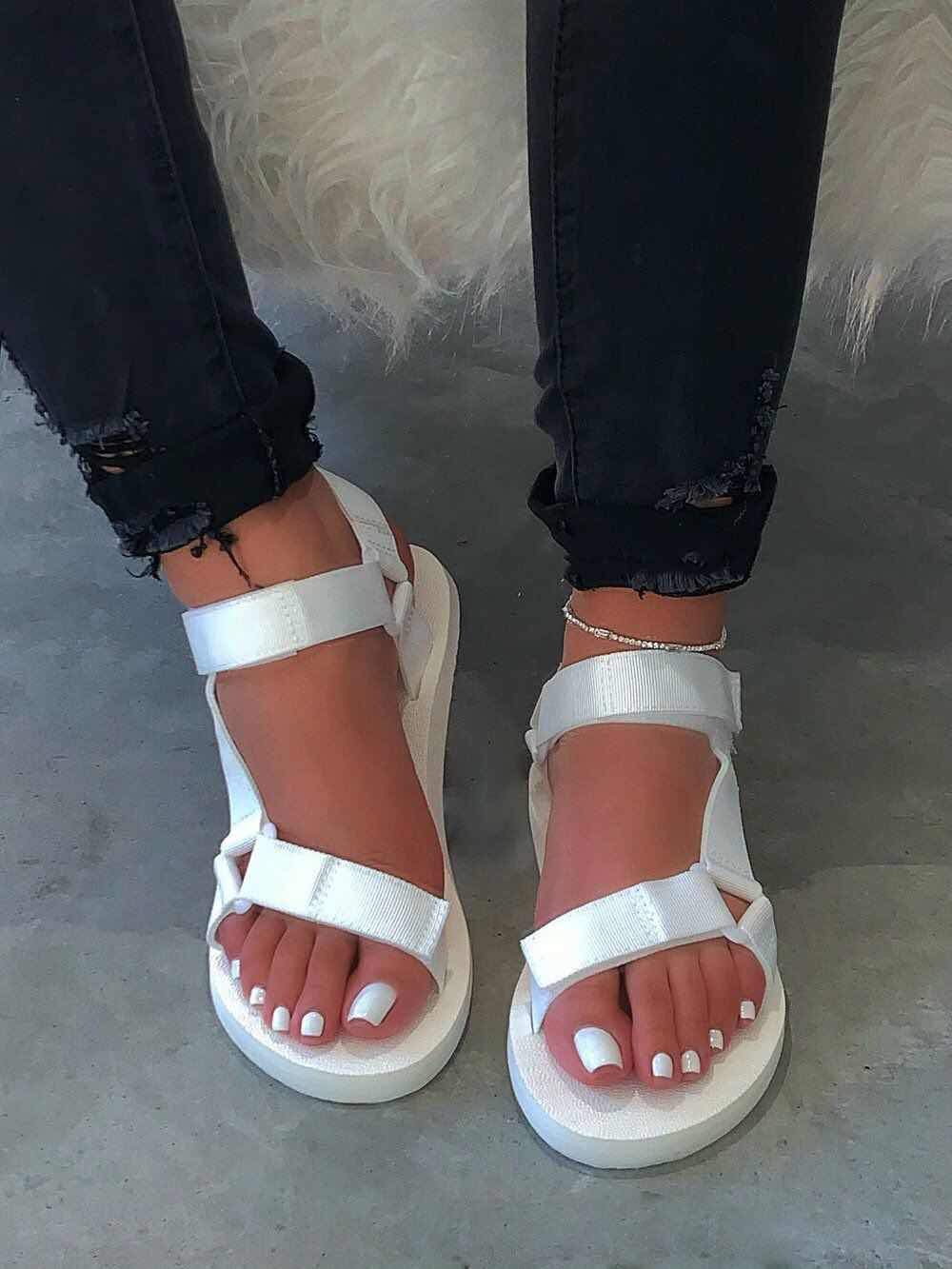 Buckle Open Toe Strappy Flat With Plain Sandals